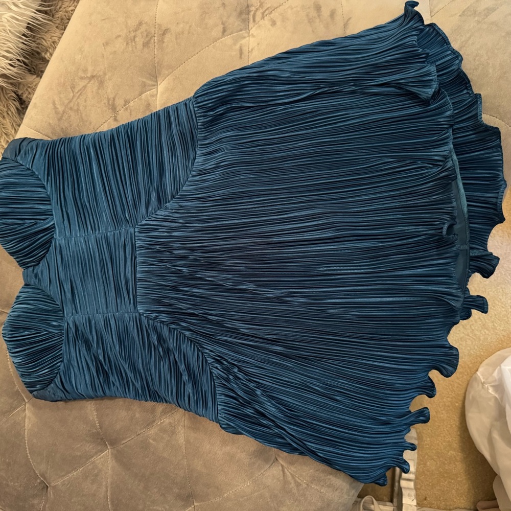 Elegant Blue Lulus Pleated Dress